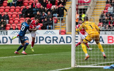 Rotherham United takımından Jonson Clarke-Harris, 29 Mart 2025 'te İngiltere' nin Rotherham Stadyumu 'nda oynanan Sky Bet 1 karşılaşmasında top kalecisi Rotherham United' a karşı Crawley Town maçında liderliği üstlendi.