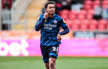 Crawley Town 'dan Kamari Doyle, 29 Mart 2025' te New York Stadyumu, Rotherham, İngiltere 'deki Rotherham United - Crawley Town maçında 0-2' lik galibiyetini kutluyor.