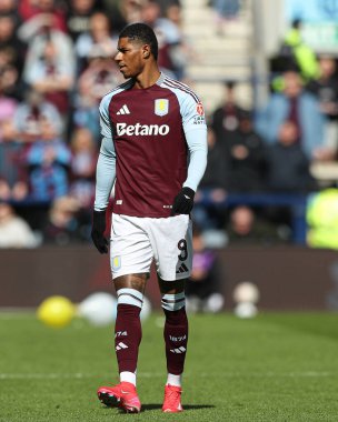 Aston Villa 'dan Marcus Rashford, 30 Mart 2025 tarihinde Birleşik Krallık' ın Deepdale kentinde Preston North End - Aston Villa çeyrek final karşılaşmasında
