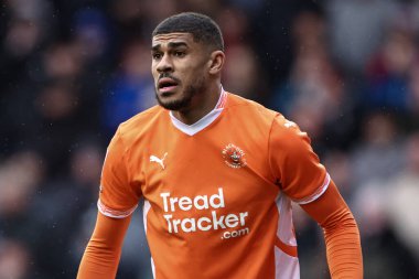 Blackpool takımından Ashley Fletcher 21 Mart 2025 'te Bloomfield Road, Blackpool' da Blackpool ve Bolton Wanderers maçında
