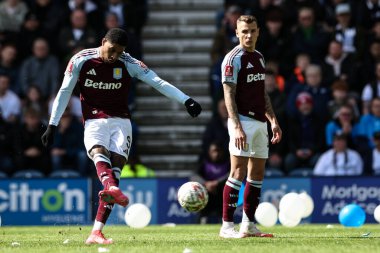 Aston Villa 'dan Marcus Rashford, 30 Mart 2025 tarihinde Birleşik Krallık' ın Deepdale kentinde oynanan, Preston North End - Aston Villa çeyrek final karşılaşmasında serbest vuruş yaptı.
