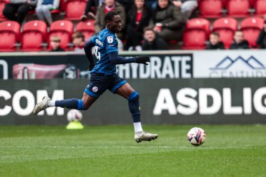 Crawley Town 'dan Rushian Hepburn-Murphy, 29 Mart 2025' te New York Stadyumu 'nda oynanan Sky Bet Ligi 1 karşılaşmasında Rotherham United, Crawley Town' a karşı.