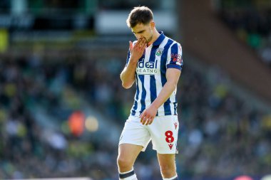 West Bromwich Albion takımından Jayson Molumby, 29 Mart 2025 'te Norwich City, Carrow Road, Norwich, İngiltere' de Batı Bromwich Albion 'a karşı oynanan karşılaşmada tepki gösterdi.