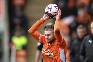 Blackpool takımından Hayden Coulson, 21 Mart 2025 'te Bloomfield Road, Blackpool' da Blackpool 'a karşı oynanan 1.