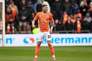 Blackpool takımından Oliver Casey 21 Mart 2025 'te Bloomfield Road, Blackpool' da Blackpool - Bolton Wanderers maçında