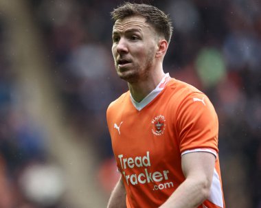 Blackpool takımından Lee Evans 21 Mart 2025 'te Bloomfield Road, Blackpool' da Blackpool-Bolton Wanderers maçında