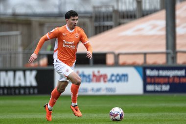 Blackpool 'dan Albie Morgan, 21 Mart 2025' te Bloomfield Road, Blackpool 'da oynanan Blackpool-Bolton Wanderers maçında topu aldı.