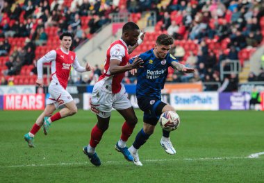 Crawley Town 'dan Gavan Holohan Gökyüzü İddia Ligi 1 maçı sırasında New York, Rotherham Stadyumu' nda Rotherham United ile Crawley Town karşılaşması, 29 Mart 2025