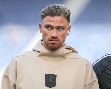 Aston Villa 'dan Matty Cash, 30 Mart 2025' te Birleşik Krallık 'ın Deepdale kentinde düzenlenen Preston North End - Aston Villa çeyrek finalleri sırasında stadyuma geldi.