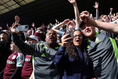 Villa taraftarları, 30 Mart 2025 tarihinde Preston North End - Aston Villa maçında oynanan Emirates FA Cup çeyrek final maçında 0-3 'lük galibiyeti kutladılar.