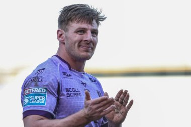 Hull KR 'dan Tom Davies, John Smith Stadyumu' nda oynanan 6. Betfred Süper Lig karşılaşması Huddersfield Giants vs Hull KR karşılaşmasında taraftarları alkışlıyor.