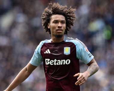 Aston Villa takımından Boubacar Kamara, 30 Mart 2025 tarihinde Birleşik Krallık 'ın başkenti Preston' da Preston North End 'e karşı Aston Villa ile oynanan çeyrek final karşılaşmasında