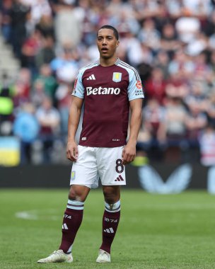 Aston Villa takımından Youri TiEleans 30 Mart 2025 tarihinde Birleşik Krallık 'ın Deepdale kentinde Preston North End - Aston Villa turnuvasında oynanan çeyrek final karşılaşmasında