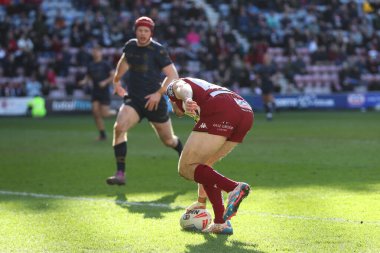 Wigan Warriors 'dan Jake Wardle, 30 Mart 2025' te İngiltere 'nin Wigan şehrindeki The Brick Community Stadyumu' nda oynanan 6. Wigan Warriors - Salford Red Devils maçında 52-0 yendi.