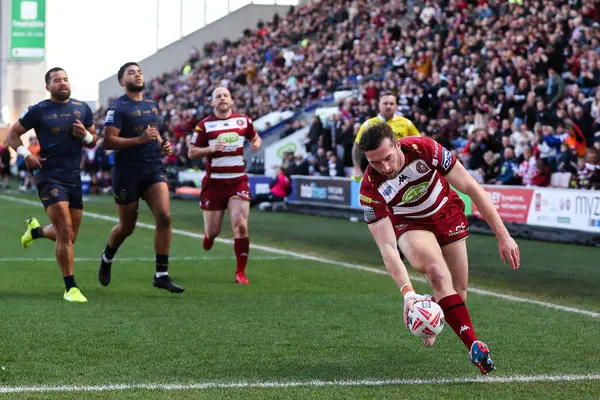 Wigan Warriors 'dan Jake Wardle 30 Mart 2025' te Wigan Warriors 'a karşı Salford Red Devils' in oynadığı Betfred Süper Lig 6. Raundunda skoru 4-0 yaptı.