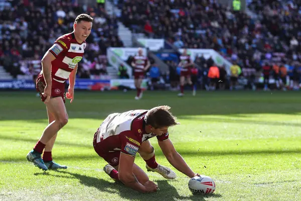 Wigan Warriors takımından Sam Walters 30 Mart 2025 'te Wigan Warriors ile Salford Red Devils arasındaki Betfred Süper Lig maçında 36-0' lık skora ulaştı.