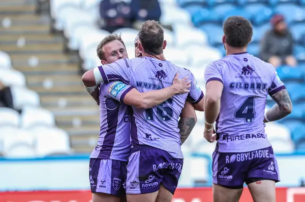 Hull KR 'dan Jez Litten, 30 Mart 2025' te John Smith Stadyumu 'nda oynanan 6. Betfred Süper Lig karşılaşmasında Huddersfield Giants ile Hull KR karşılaşmasını kutluyor.