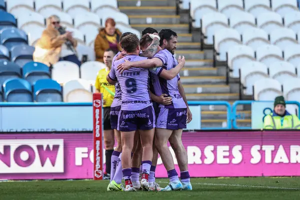 Hull KR 'dan Tom Davies, 30 Mart 2025' te John Smith Stadyumu 'nda oynanan 6. Betfred Süper Lig karşılaşmasında Huddersfield Giants ile Hull KR karşılaşmasını kutluyor.