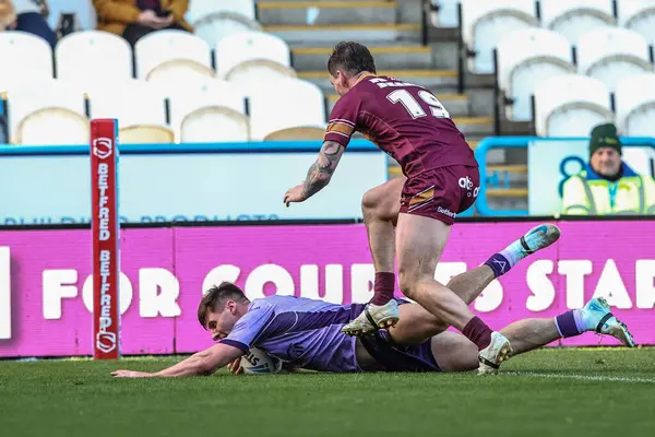 Hull KR 'dan Tom Davies, 30 Mart 2025' te John Smith 'in Stadyumu' nda oynanan 6. Betfred Süper Lig karşılaşmasında Huddersfield Giants 'a karşı Hull KR maçına çıkıyor.