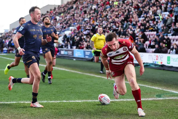 Wigan Warriors 'dan Jake Wardle 30 Mart 2025' te Wigan Warriors 'a karşı Salford Red Devils' in oynadığı Betfred Süper Lig 6. Raundunda skoru 4-0 yaptı.