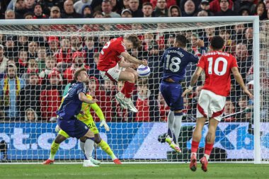 Nottingham Ormanı 'ndan Ryan Yates Premier League maçında Manchester United' a karşı Nottingham Forest, Nottingham, Birleşik Krallık 'ta 1 Nisan 2025' te oynanan Premier League maçında Manchester United tarafından kurtarılan golü kaydediyor.