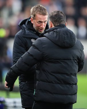 West Ham United 'ın Graham Potter teknik direktörü ve Wolverhampton Wanderers' ın baş antrenörü Wolverhampton Wanderers - West Ham United - Molineux, Wolverhampton, Birleşik Krallık 1 Nisan 2025