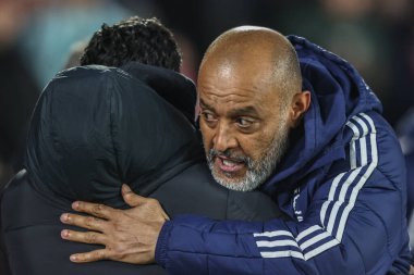 Premier League maçında Nottingham Forest Manchester United ile Nottingham United 'ın 1 Nisan 2025' te oynadığı City Ground, Nottingham 'da Rben Amorim teknik direktörü ve Nottingham Ormanı' nın Nuno Espirito Santo yöneticisi.