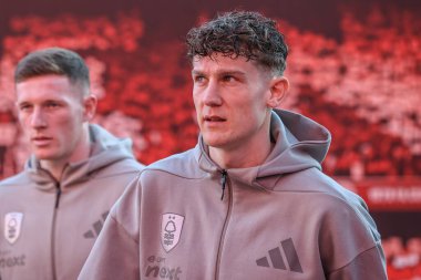 Nottingham Ormanı 'ndan Ryan Yates Premier Lig maçı sırasında Nottingham Forest, Manchester United' a karşı City Ground, Nottingham, 1 Nisan 2025 'de geldi.