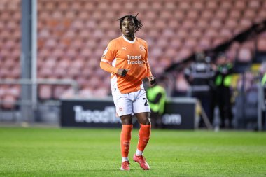 Blackpool takımından Niall Ennis, 1 Nisan 2025 'te Bloomfield Road, Blackpool' da oynanan Blackpool maçında Blackpool 'a karşı.