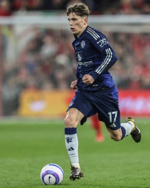 Manchester United takımından Alejandro Garnacho Premier League maçında Nottingham Forest Manchester United 'a karşı City Ground, Nottingham, İngiltere' de 1 Nisan 2025 'de mücadele etti.