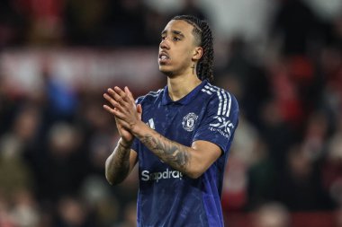 Nottingham Ormanı 'ndan Harry Toffolo Premier League maçından sonra taraftarları alkışlıyor Nottingham Forest Manchester United' a karşı City Ground, Nottingham, İngiltere, 1 Nisan 2025