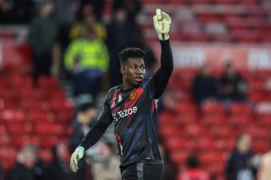 Manchester United 'dan Andr Onana Premier League maçında maç öncesi ısınma oturumunda Nottingham Forest Manchester United' a karşı City Ground, Nottingham, İngiltere, 1 Nisan 2025