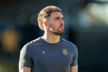 Wrexham AFC 'den Sam Smith, 1 Nisan 2025' te Abbey Stadyumu 'nda oynanan Cambridge United - Wrexham maçı öncesinde Abbey Stadyumu' na geldi.