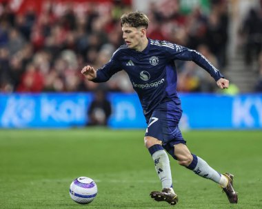 Manchester United takımından Alejandro Garnacho Premier League maçında Nottingham Forest Manchester United 'a karşı City Ground, Nottingham, İngiltere' de 1 Nisan 2025 'de mücadele etti.