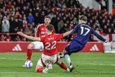 Nottingham Ormanı 'ndan Ryan Yates Manchester United' dan Alejandro Garnacho 'nun Premier League maçı sırasında Manchester United' a karşı City Ground, Nottingham, Birleşik Krallık 'ta 1 Nisan 2025' de attığı şutu blokladı.