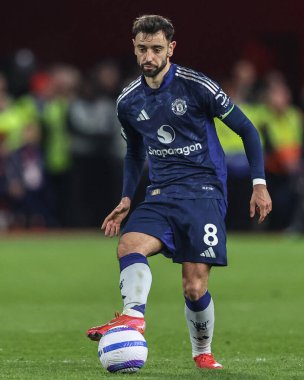 Manchester United 'dan Bruno Fernandes Premier League maçı sırasında Nottingham Forest, Manchester United' a karşı City Ground, Nottingham, İngiltere, 1 Nisan 2025