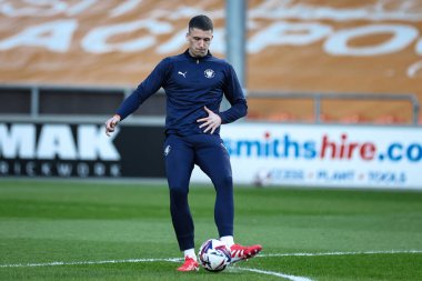 Blackpool 'dan Oliver Casey, Sky Bet 1 maçında Blackpool' a karşı Bloomfield Road, Blackpool, İngiltere 'de 1 Nisan 2025' te oynanan maçta ısınma turunda...