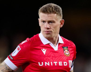 Wrexham AFC takımından Max Cleworth, 1 Nisan 2025 'te Cambridge United ile Wrexham maçından önce Abbey Stadyumu, Cambridge' de sıralandı.