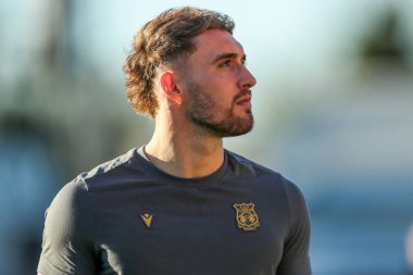 Wrexham AFC 'den Sam Smith, 1 Nisan 2025' te Abbey Stadyumu 'nda oynanan Cambridge United - Wrexham maçı öncesinde Abbey Stadyumu' na geldi.