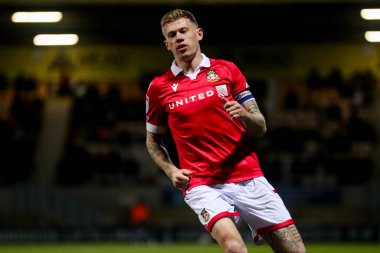 Wrexham AFC takımından James McClean, 1 Nisan 2025 tarihinde Cambridge United 'a karşı Wrexham maçında Abbey Stadyumu, Cambridge' de maç yapıyor.