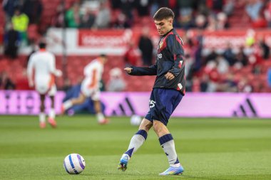 Manchester United 'dan Manuel Ugarte Premier League maçı sırasında Nottingham Forest Manchester United' a karşı City Ground, Nottingham, İngiltere 'de 1 Nisan 2025' te oynanan ısınma maçında