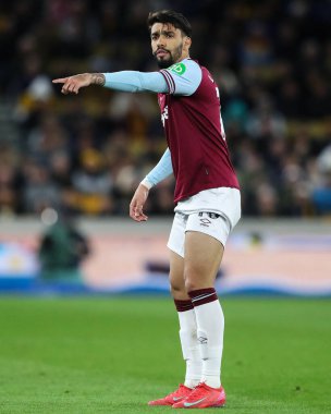 Premier Lig karşılaşmasında West Ham United 'tan Lucas Paquet Wolverhampton Wanderers ile Molineux, Wolverhampton, Birleşik Krallık' ta 1 Nisan 2025