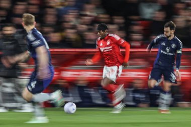 Nottingham Ormanı 'ndan Anthony Elanga Premier League maçında Nottingham Forest Manchester United' a karşı City Ground, Nottingham, İngiltere 'de 1 Nisan 2025' te top kırıyor.