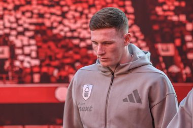 Nottingham Ormanı 'ndan Elliot Anderson Premier Lig maçı sırasında Nottingham Forest, Manchester United' a karşı City Ground, Nottingham, İngiltere 'de 1 Nisan 2025' te geldi.