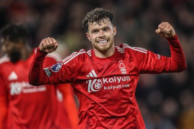 Nottingham Ormanı 'ndan Neco Williams, Premier League maçı Nottingham Forest' a karşı Manchester United 'ın 1 Nisan 2025' te City Ground, Nottingham 'da düdük çalmasını kutluyor.