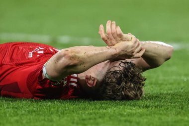 Nottingham Ormanı 'ndan Ryan Yates Premier League maçında ıslık çaldıktan sonra tepki gösterdi Nottingham Forest Manchester United' a karşı City Ground, Nottingham, İngiltere, 1 Nisan 2025