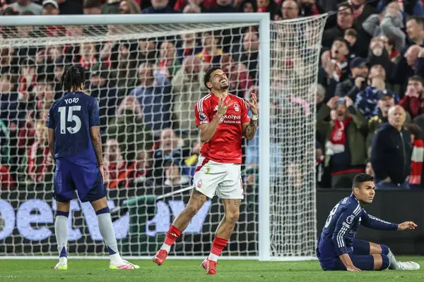 Nottingham Ormanı 'ndan Morgan Gibbs-White, Premier League maçında Nottingham Forest' a karşı Manchester United City Ground, Nottingham, İngiltere 'de 1 Nisan 2025' de oynanan karşılaşmada kaçırılan gole tepki gösterdi.