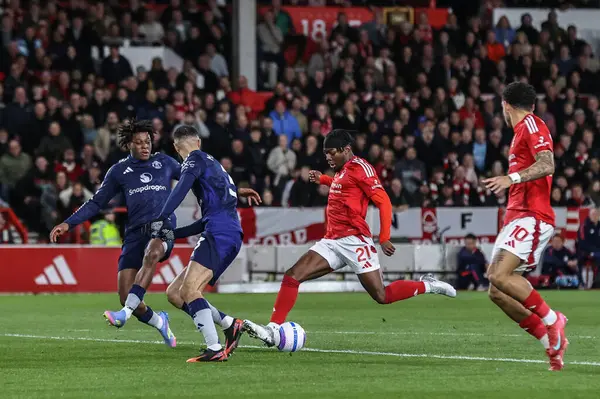 Nottingham Ormanı 'ndan Anthony Elanga Premier League maçında Nottingham Forest' a karşı Manchester United City Ground, Nottingham, İngiltere 'de 1 Nisan 2025' de 1-0 berabere kaldı.