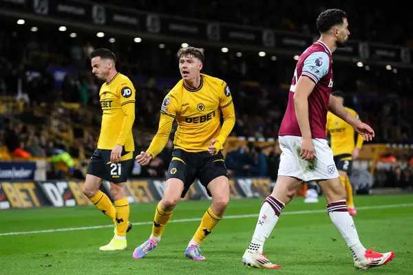 Wolverhampton Wanderers 'dan Jrgen Strand Larsen, 1 Nisan 2025' te İngiltere 'nin Wolverhampton kentinde oynanan Premier League maçında Wolverhampton Wanderers-West Ham United maçında tepki gösterdi.