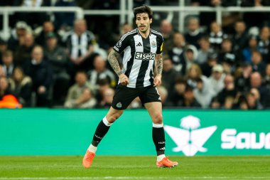 Newcastle United takımından Sandro Tonali, Premier League maçında Newcastle United ile Brentford arasında 2 Nisan 2025 'te St. James' s Park, Newcastle, İngiltere 'de oynanan karşılaşmada görev aldı.